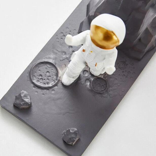 Astro Stationery and Phone Holder - Image 12