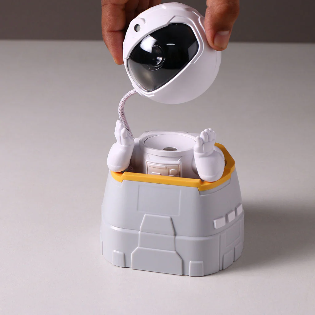 Astronaut Galaxy Speaker and Projection Lamp - Image 8