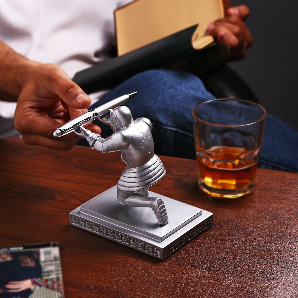 Knight Pen Holder - Image 5