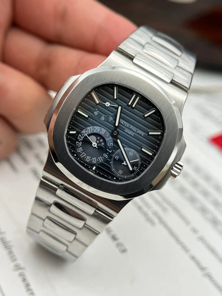 Patek Philippe Nautilus 5712 - Image 4