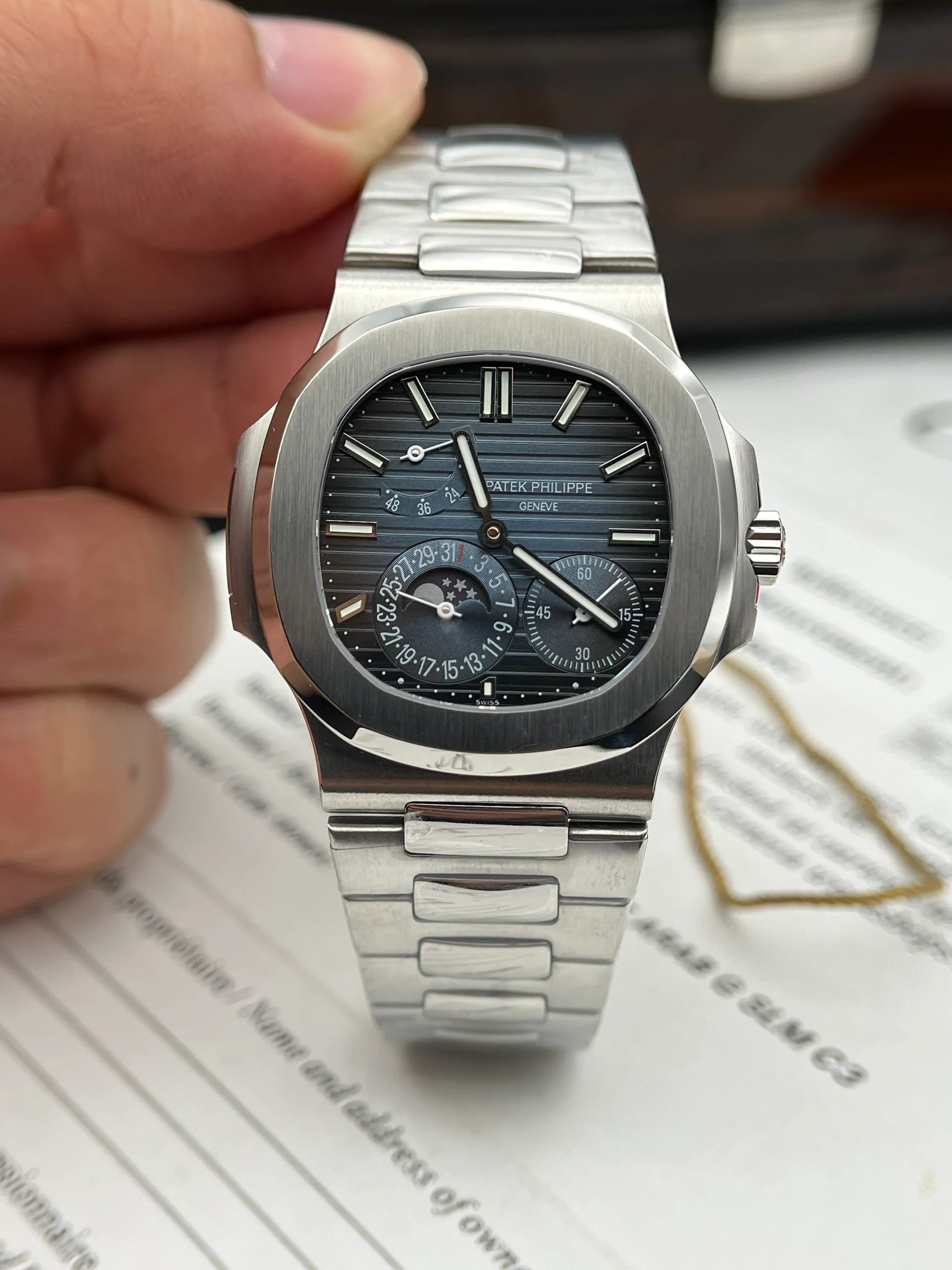 Patek Philippe Nautilus 5712 - Image 6